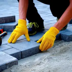 Ile kosztuje podjazd z kostki brukowej? Poznaj ukryte wydatki