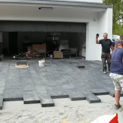 Co zamiast kostki brukowej na podjazd? Tanie i trwałe alternatywy