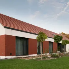 Ceglany dach jaka elewacja - idealne kolory i materiały do wyboru