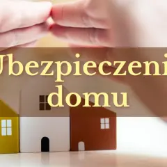 Ręce chroniące domki symbolizują bezpieczeństwo. Sprawdź, jaka jest ubezpieczenie domu cena i chroń swoją rodzinę.