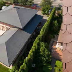 Jak położyć gont na dachu kopertowym - uniknij najczęstszych błędów