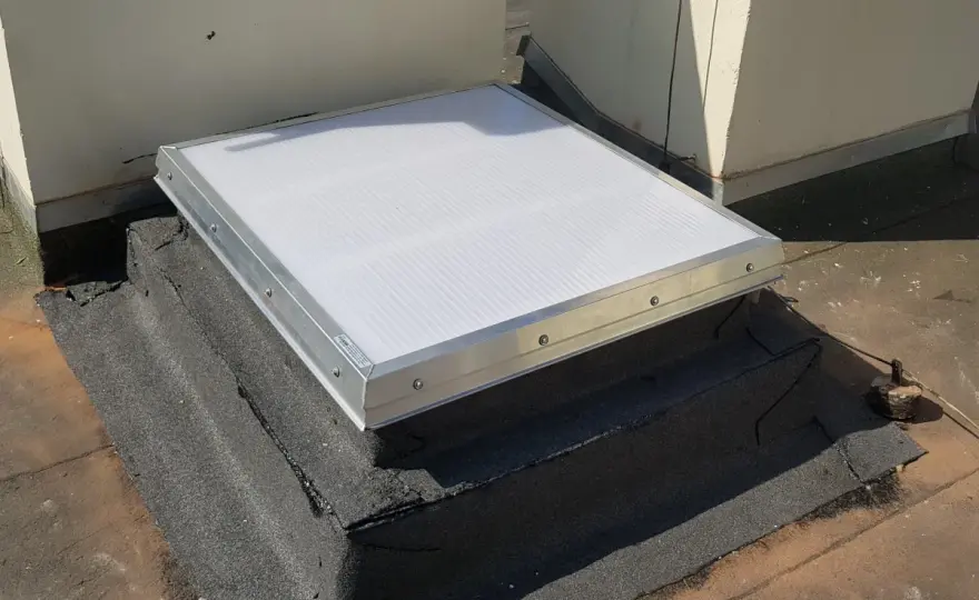 Wyłaz dachowy - 80x80 cm to za mało? Wybierz dobrze!